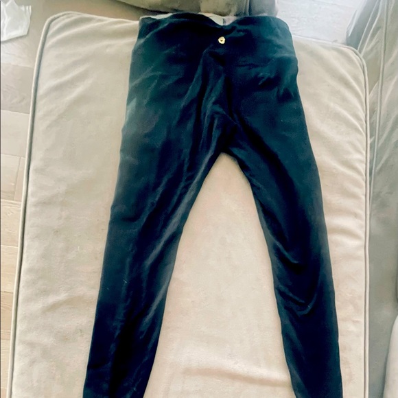 Spiritual Gangster Black leggings. Inside pocket. - Picture 5 of 13